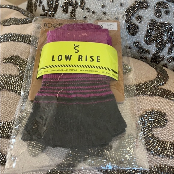 Toesox small NWT - Picture 2 of 5